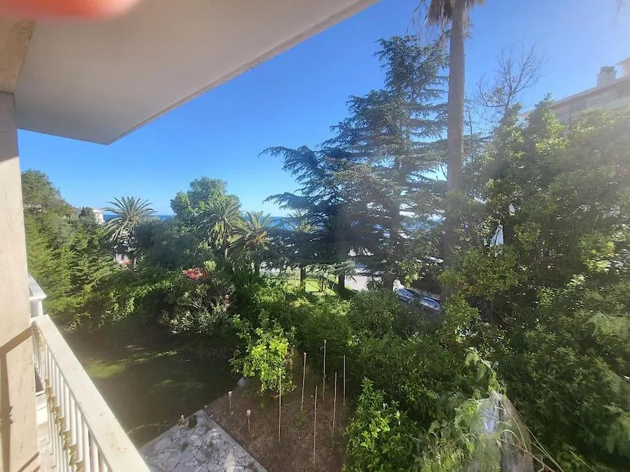 Free Parking, Private Bedroom And Bathroom With Seaview Νίκαια Δωμάτια σε οικογενειακή κατοικία