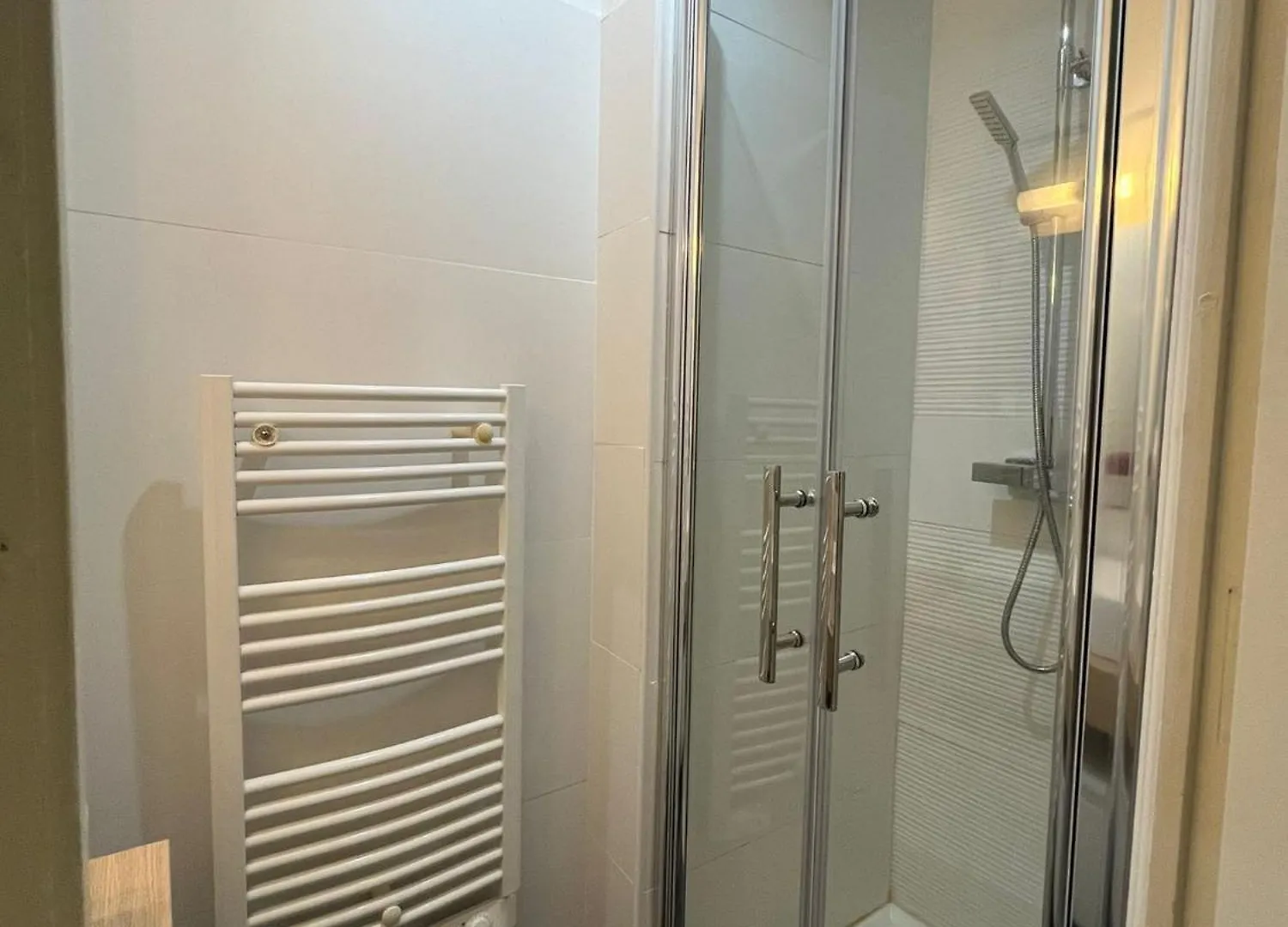 Homestay Free Parking, Private Bedroom And Bathroom With Seaview Nice